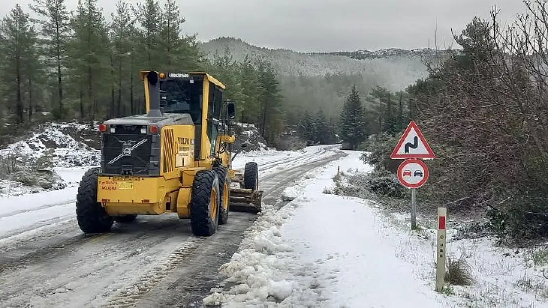 Dalaman Belediyesi kar küreme çalışmalarına başladı