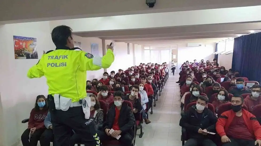 Dalaman'da öğrencilere trafik güvenliği ve KADES eğitimi