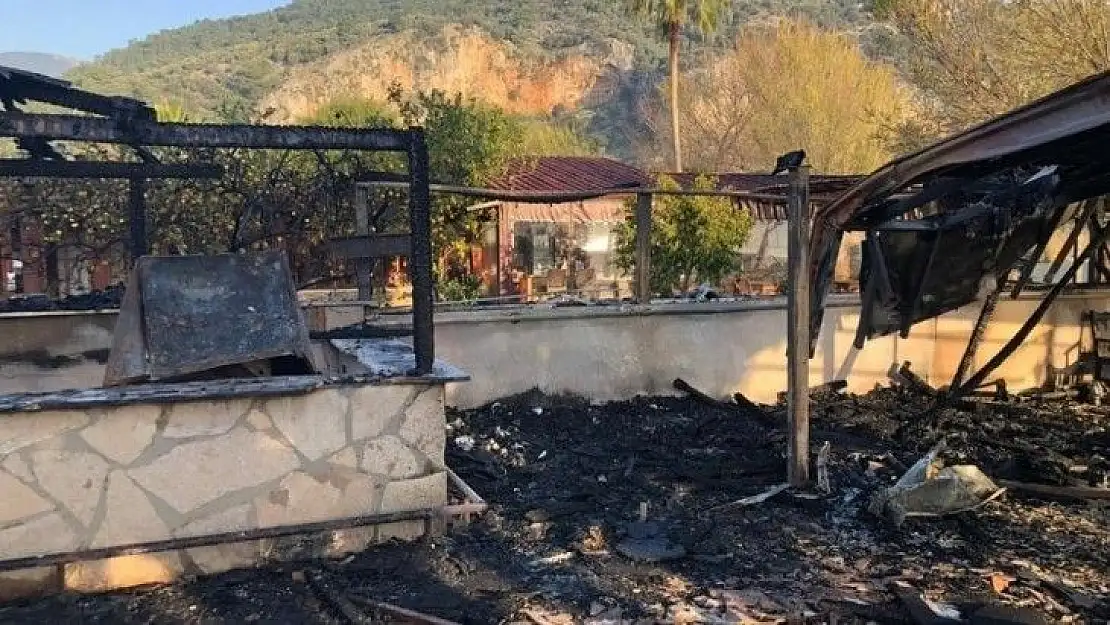 Dalyan'da pansiyonda yangın