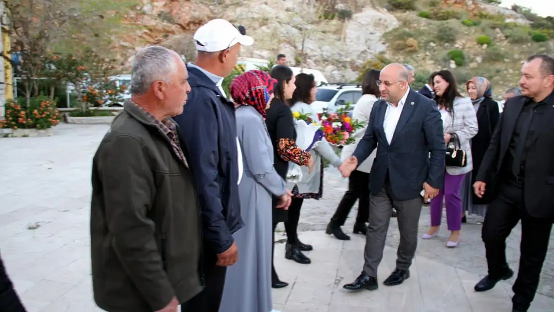 MHP'den milletvekili tanıtımı ve iftar yemeği