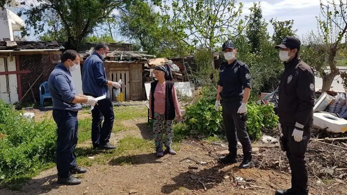 Datça'da sosyal yardımlar evlere götürülüyor