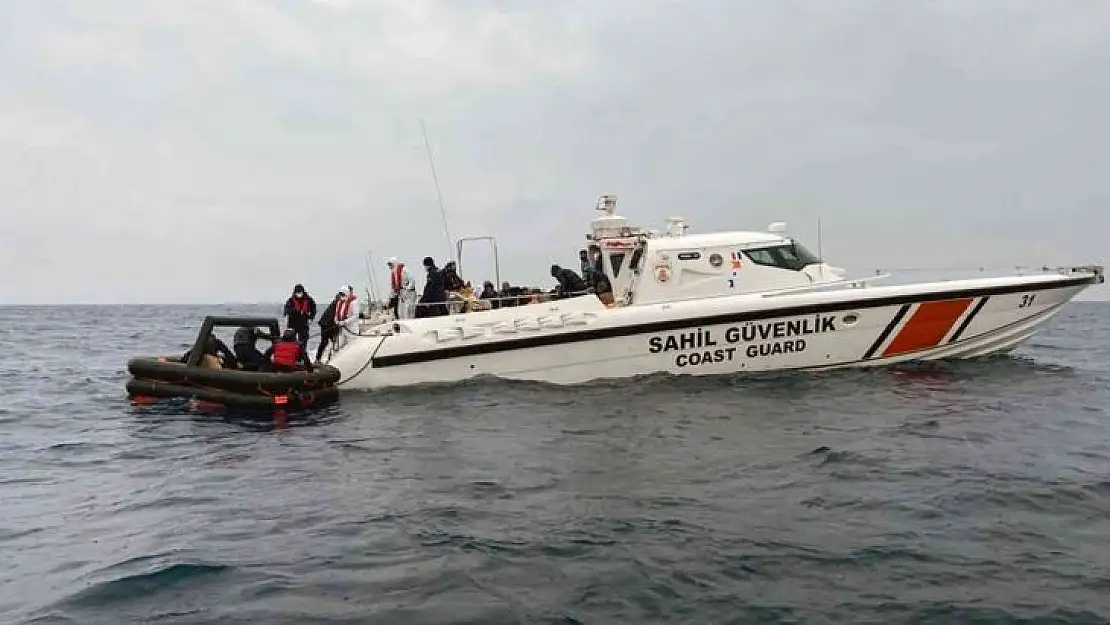 Datça'da Yunanistan tarafından geri itilen 38 düzensiz göçmen kurtarıldı