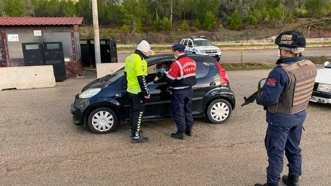 Denetimlerde uyuşturucu ve kaçak içki ele geçirildi