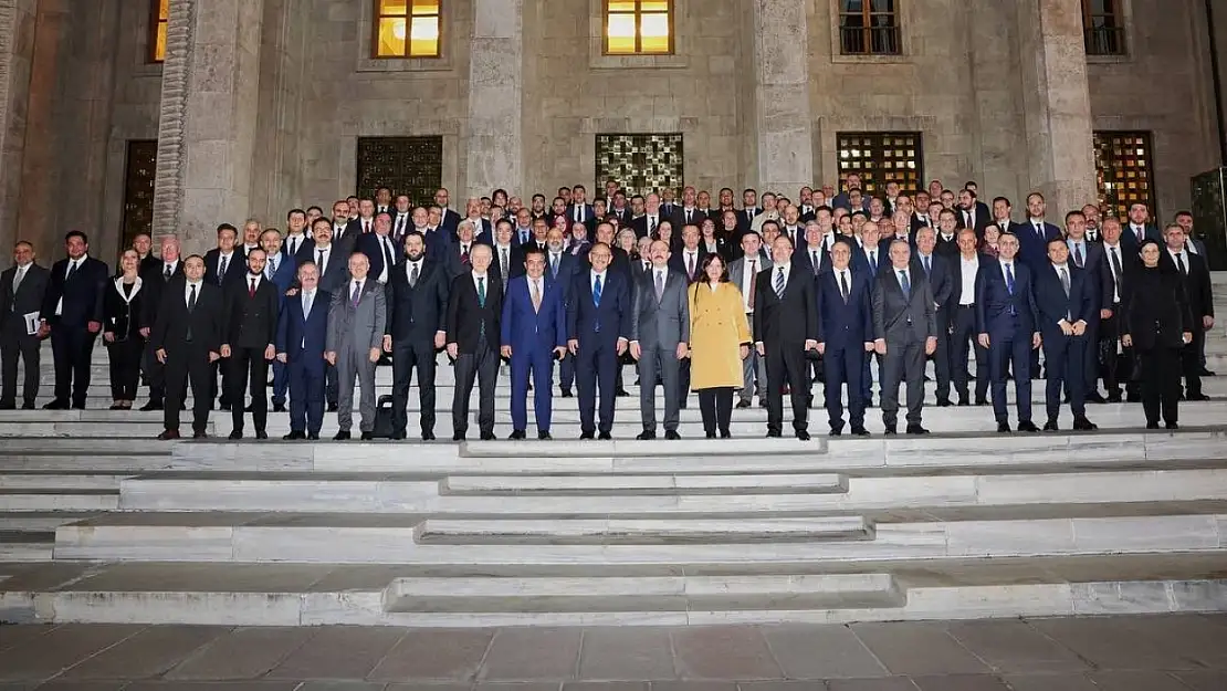 Deprem bölgesinde yapılacak 100 bin çelik köy evi için ihaleye çıkılacak