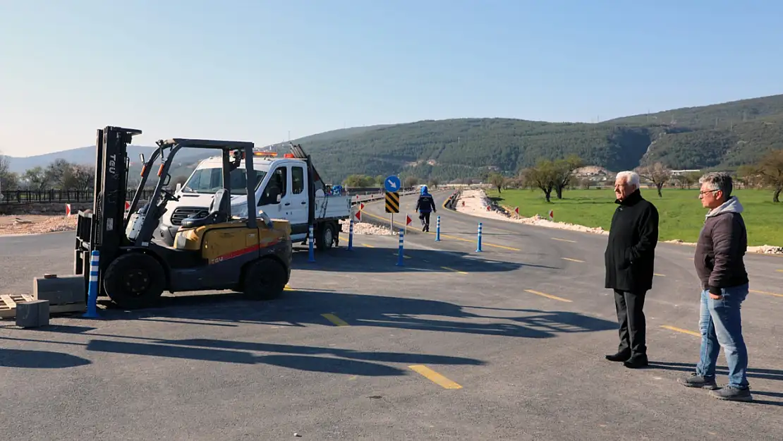 Devam eden yol çalışması tamamlanarak trafiğe açıldı