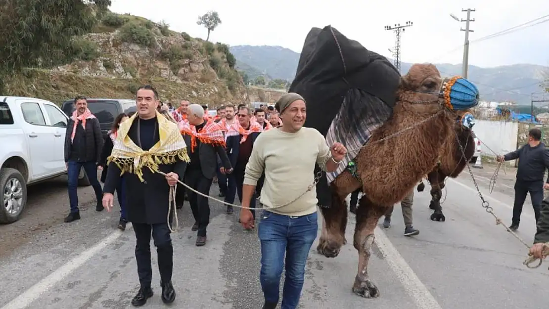 Develer arenaya indi, şampiyonluk için güreşti