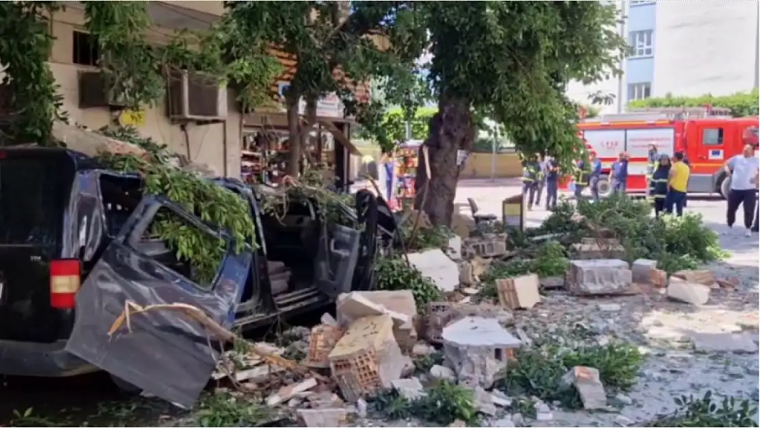 Dönercide patlayan tüp yıkıma neden oldu