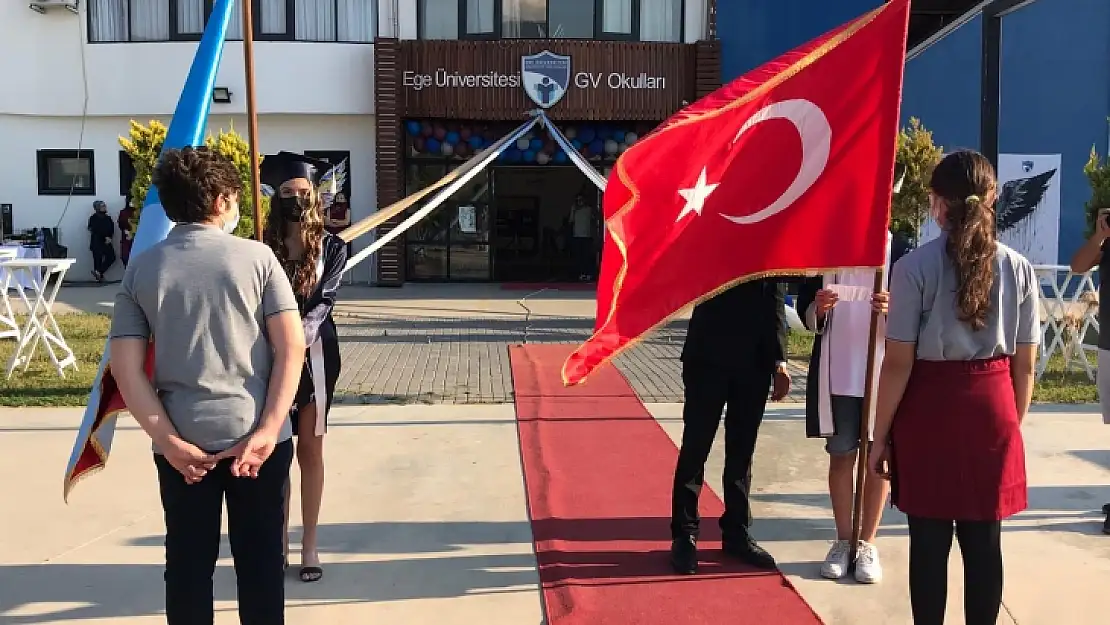 Ege Üniversitesi GV okullarında 4. mezuniyet coşkusu