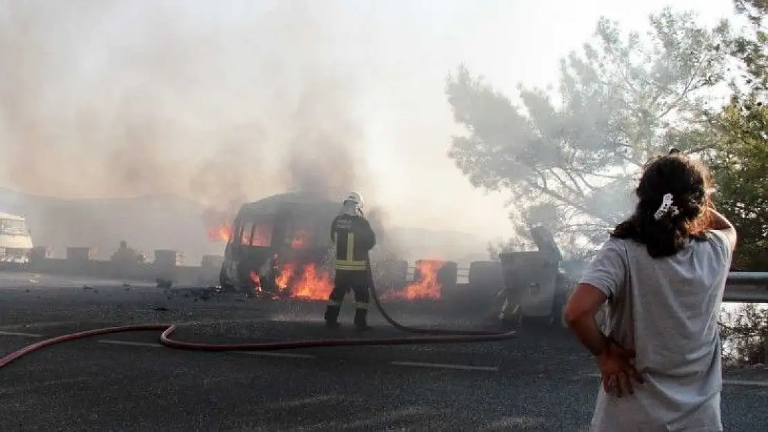 Ekmek teknelerinin yanışını gözyaşları içinde izlediler