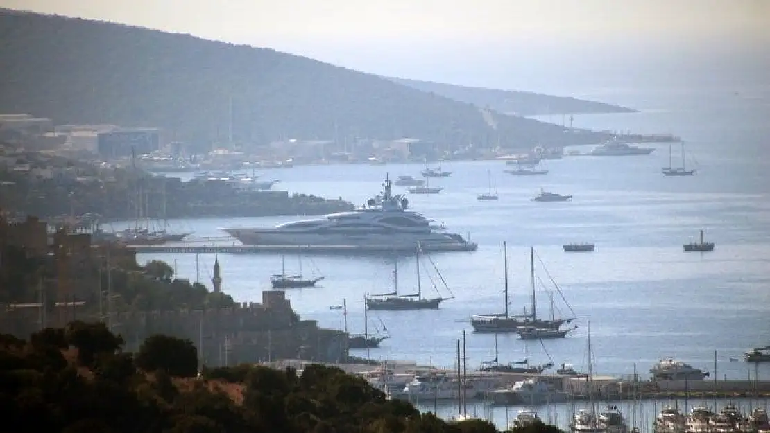 Emirin yüzer sarayı Bodrum'da