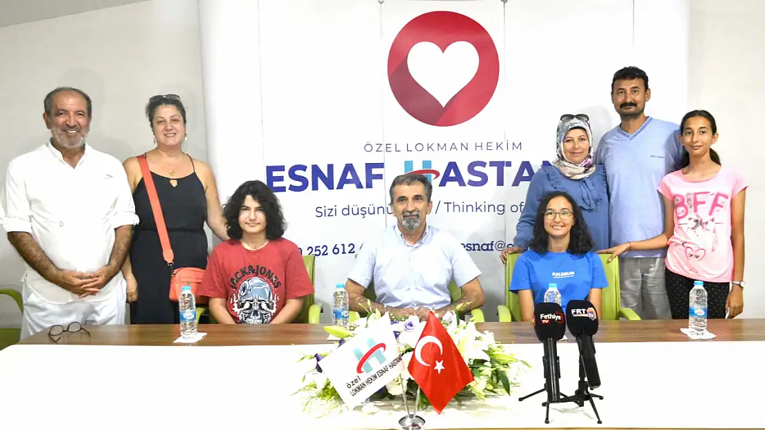 Esnaf Hastanesi'nden LGS birincilerine büyük destek