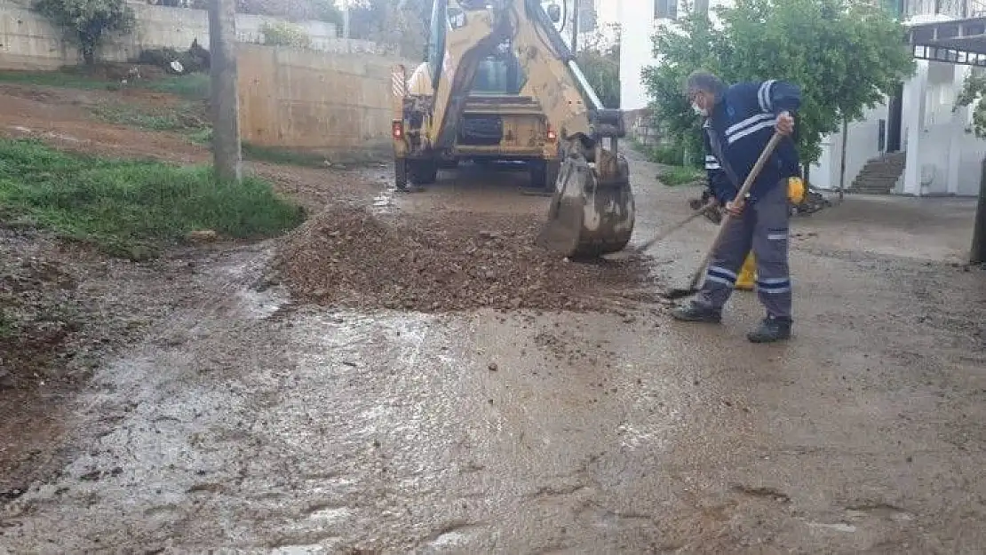 Fen İşleri'nin yoğun mesaisi, sel ve taşkınları büyük ölçüde önledi