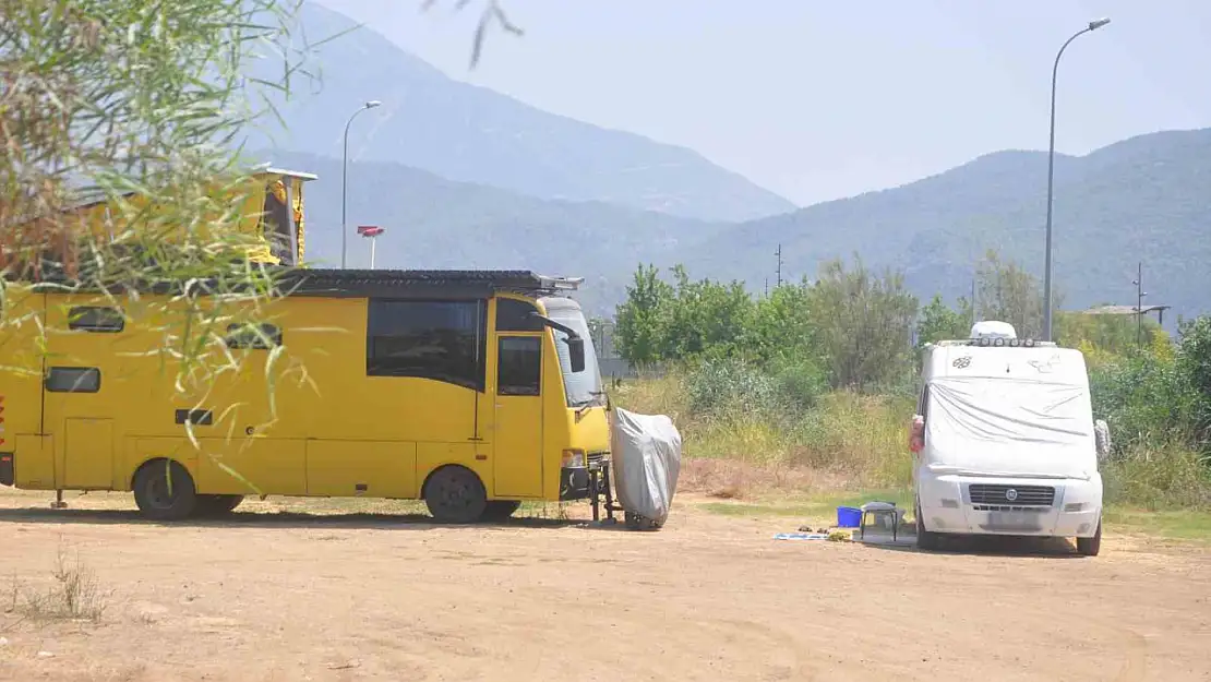 Park, karavanlarla doldu vatandaşlar tepki gösterdi