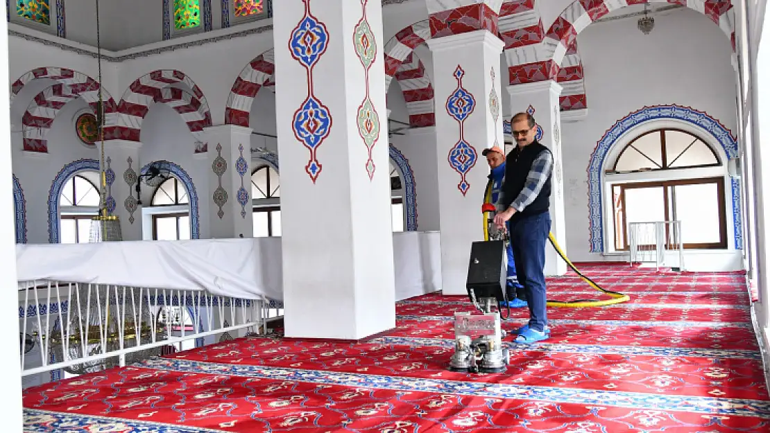 Fethiye Belediyesi'nden camilerde dezenfekte çalışması