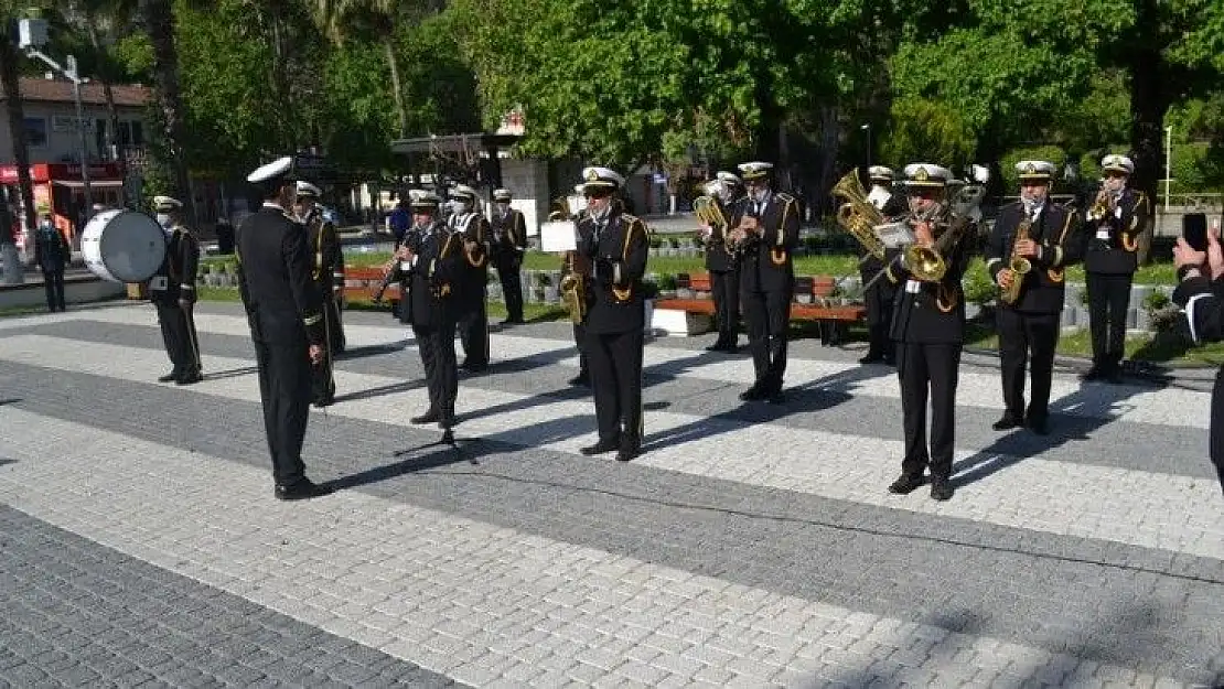 Fethiye'de 23 Nisan Çocuk Bayramına Buruk Kutlama