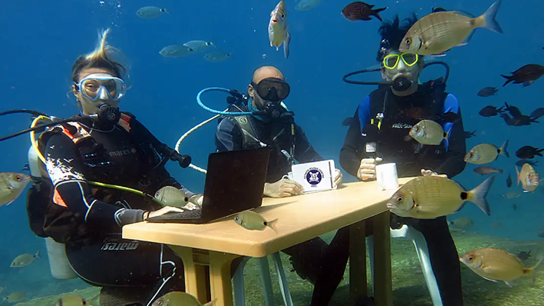 Fethiye'de Deniz Dibinde Turizm Toplantısı Yapıldı