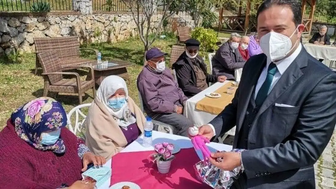 Fethiye'de Huzur Evi sakini opera seslendirdi