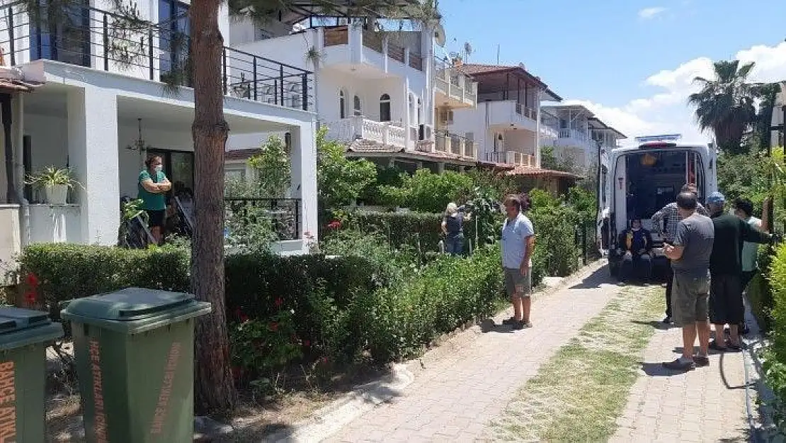 Fethiye'de kendini balkon kapısına astı