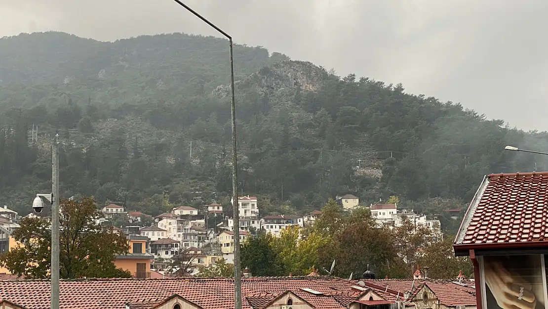 Fethiye'de Sağanak Yağış Etkisini Gösteriyor