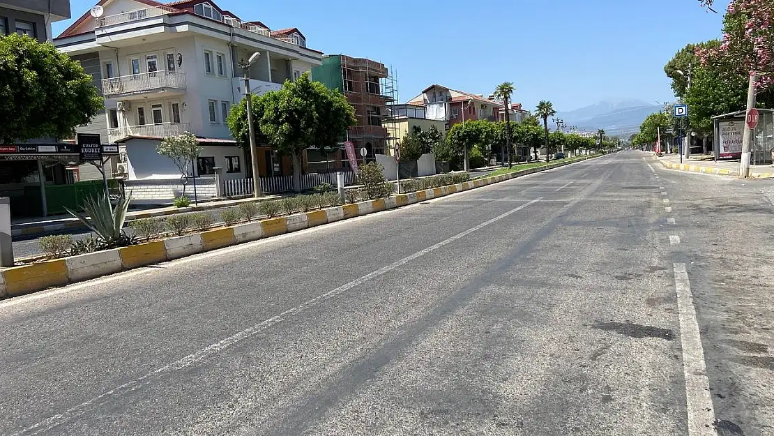 Fethiye'de sıcak hava sokakları boşalttı