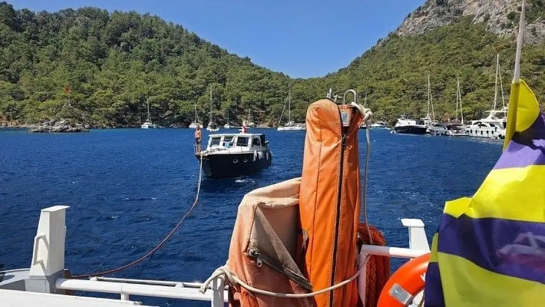 Fethiye'de sürüklenen tekneyi kıyı emniyeti kurtardı