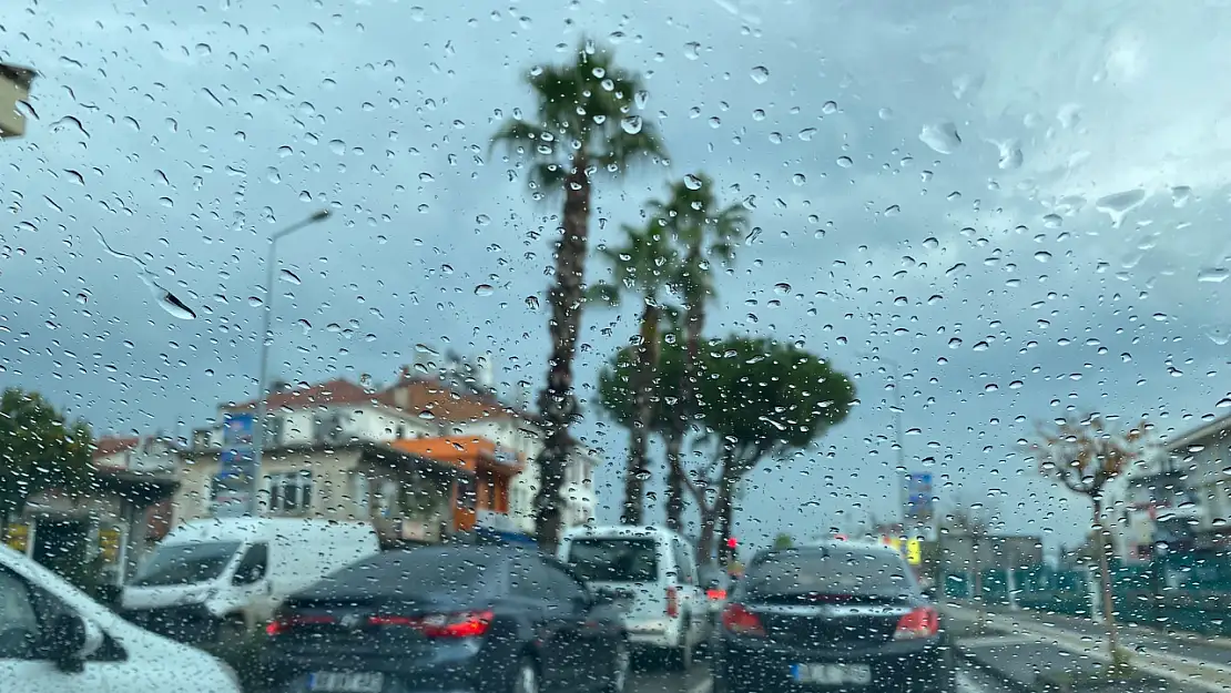 Fethiye'de Yağışlı Hava Etkisini Gösteriyor