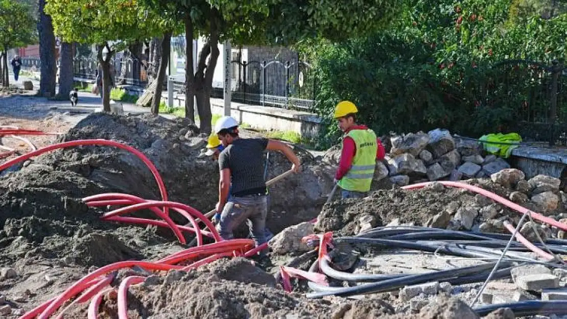 Fethiye'de Yol ve Alt Yapı Çalışmaları Devam Ediyor