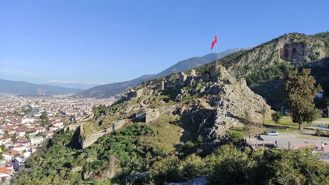 Fethiye Kalesi nerededir? Nasıl gidilir? Tarihi ve Mimarisi…