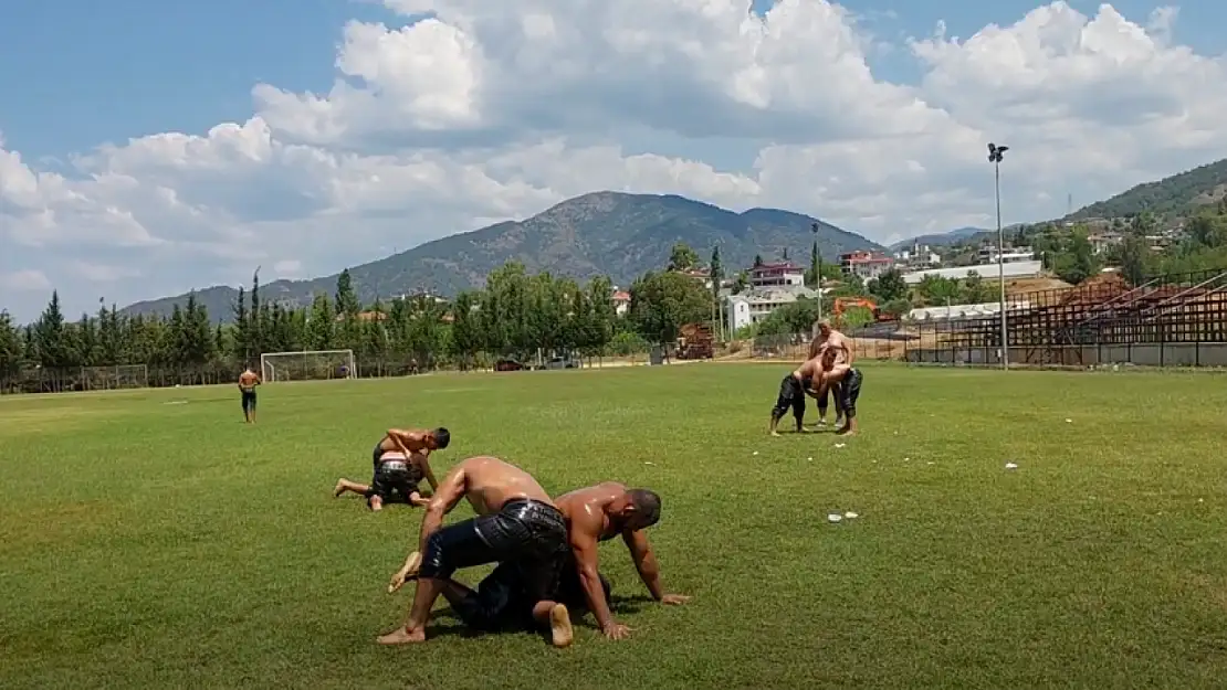 Fethiyeli Güreşçiler Hazırlıklarına Devam Ediyor