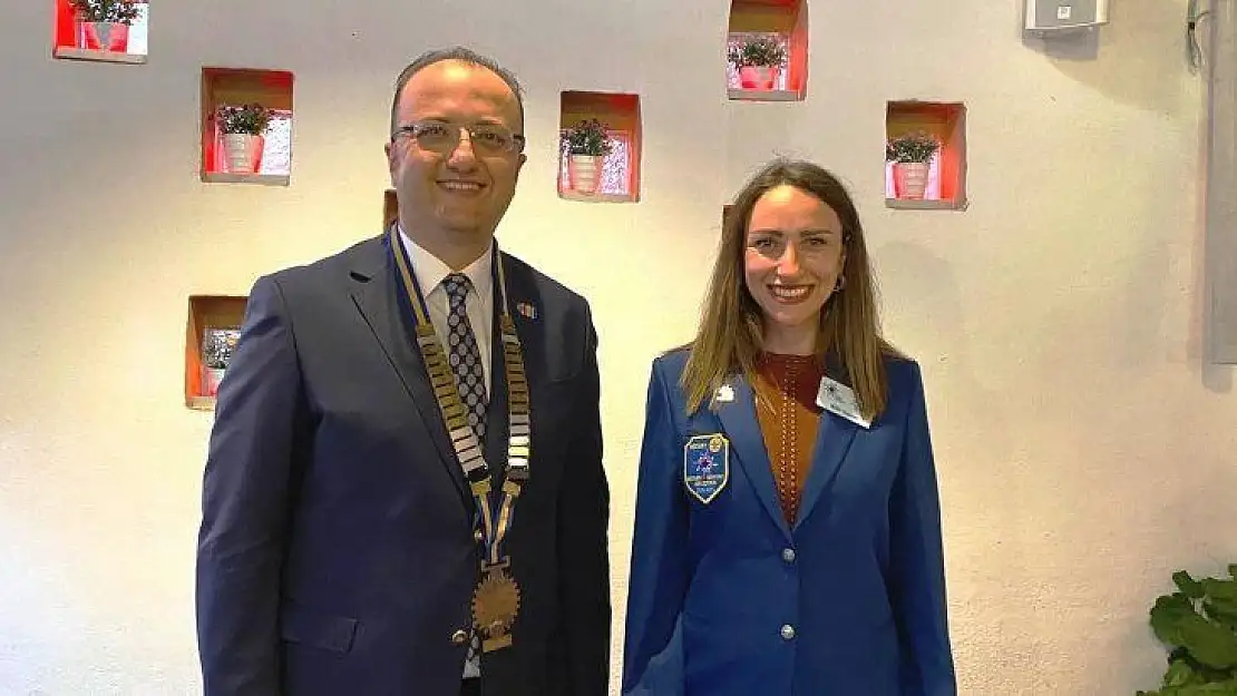 Fethiye Rotary'de Bayrak Değişimi