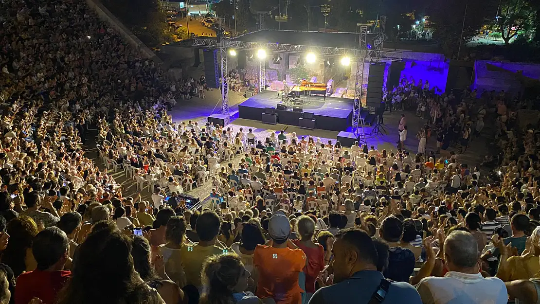 Fethiye Telmessos'da Fazıl Say ve Nil Kocamangil konseri düzenlendi