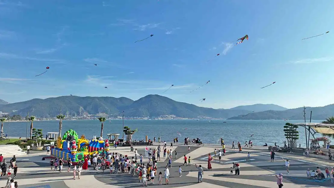 Fethiye Uçurtma Şenliği'nde gönüllerince eğlendiler