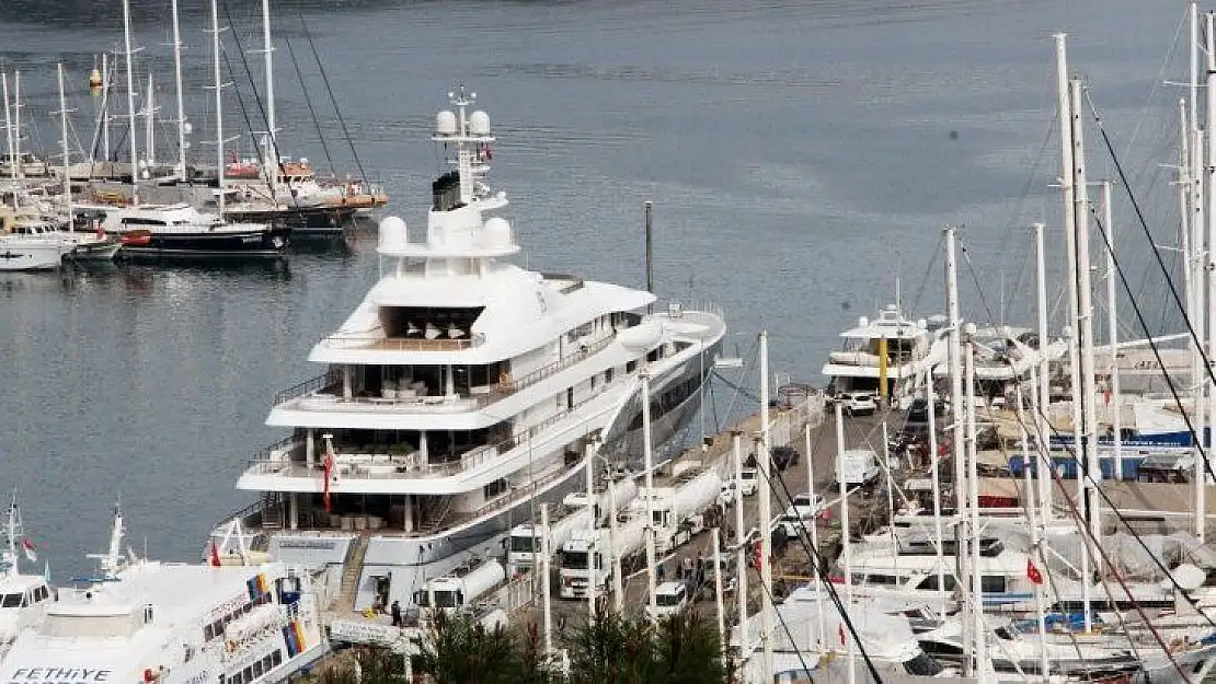 Fethiye'ye gelen lüks yata 230 bin litre yakıt ikmali yapıldı