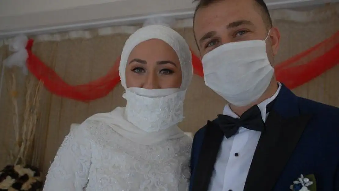 Fethiye'de 75 Günde 182 Nikah Kıyıldı