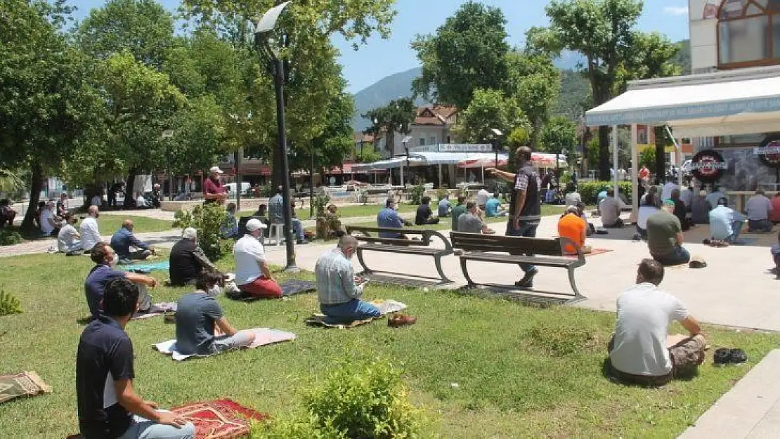 Fethiye'de Cuma Namazı İkinci Kez Kılındı 