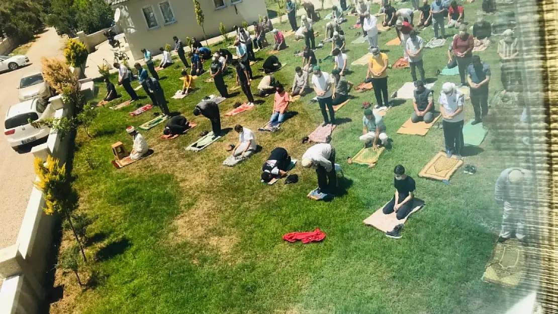 Fethiye'de Cuma Namazı Nerelerde, Nasıl Kılındı? İşte Detaylar