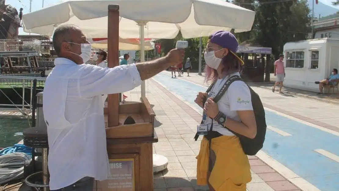 Fethiye'de sosyal mesafeli tekne turları başladı