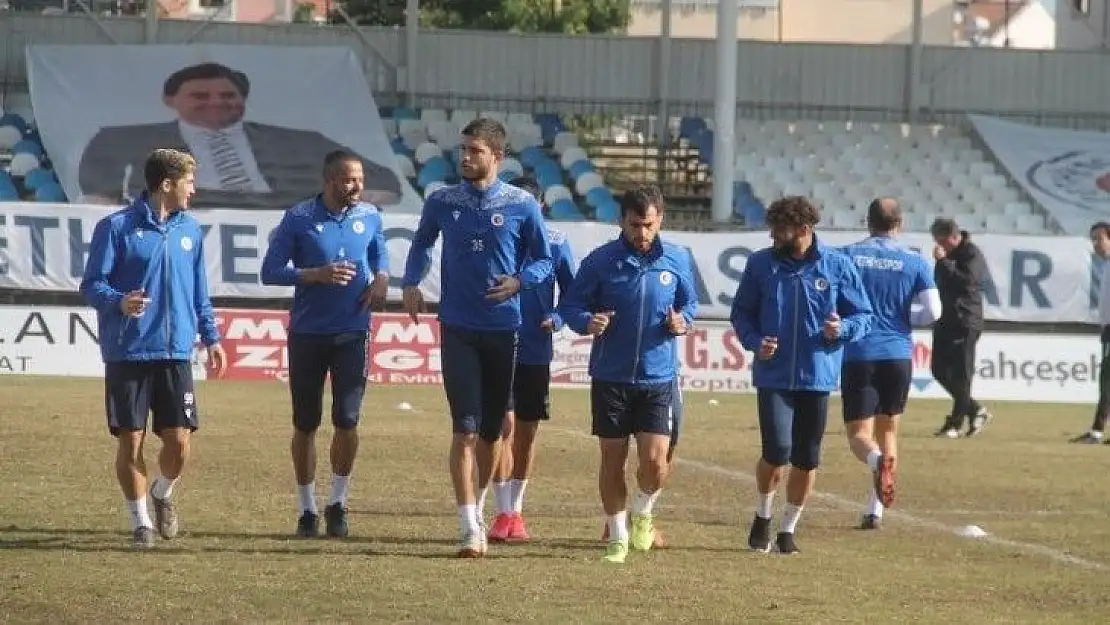 Fethiyespor'da hazırlıklar devam ediyor