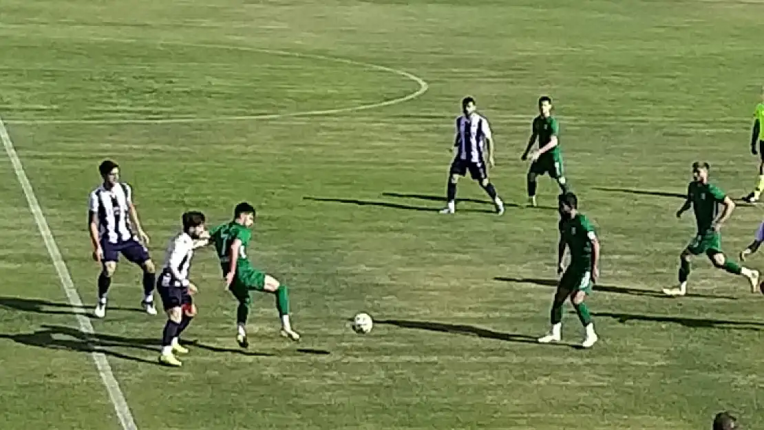 Fethiyespor deplasmandan 1 puan çıkardı 2-2