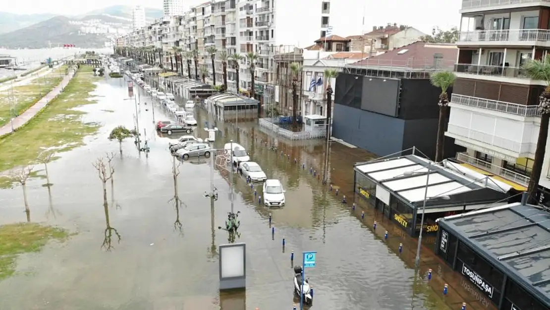 Fırtınanın verdiği hasar gün aydınlanınca ortaya çıktı