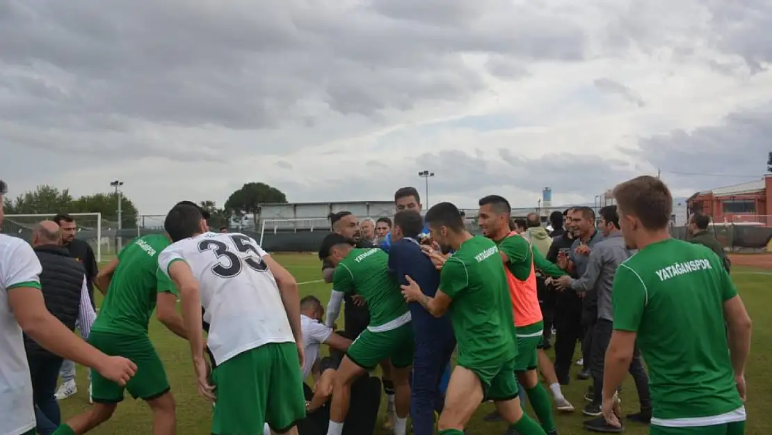 Futbol maçı sonrası yumruklar ve tekmeler havada uçuştu