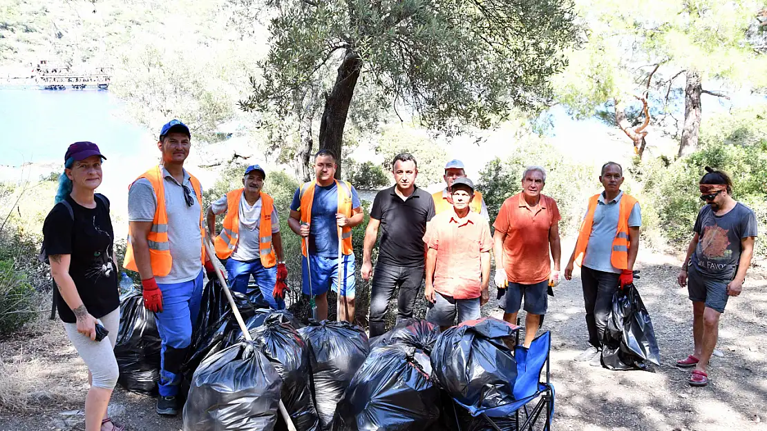 Gemiler Darboğaz'da temizlik çalışması yapıldı