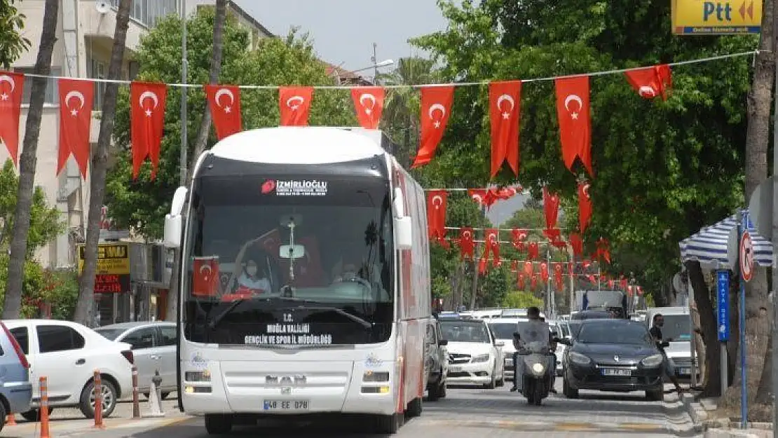 Gençlik Otobüsü Fethiye'de Coşkuyla Karşılandı