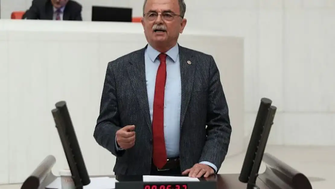 GİRGİN YATAĞAN HASTANE YOLUNU MECLİSE TAŞIDI
