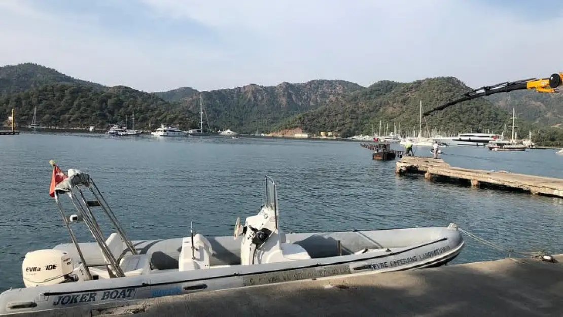 Göcek'te 33 yıllık ahşap iskele söküldü