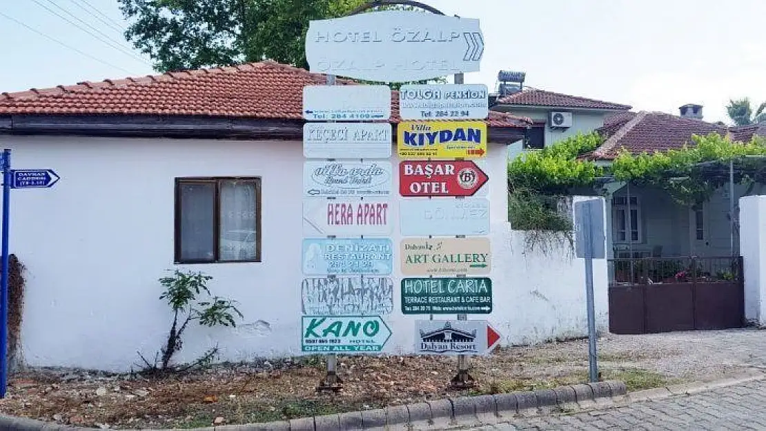 Gözde turizm beldesinde tabela kirliliğin önüne geçmek için çalışma başlatıldı