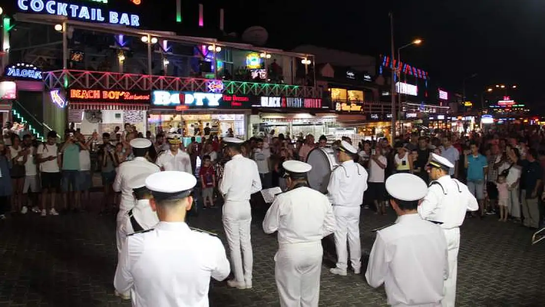 Belediye Kent Orkestrası Hisarönü'nde büyük ilgi gördü