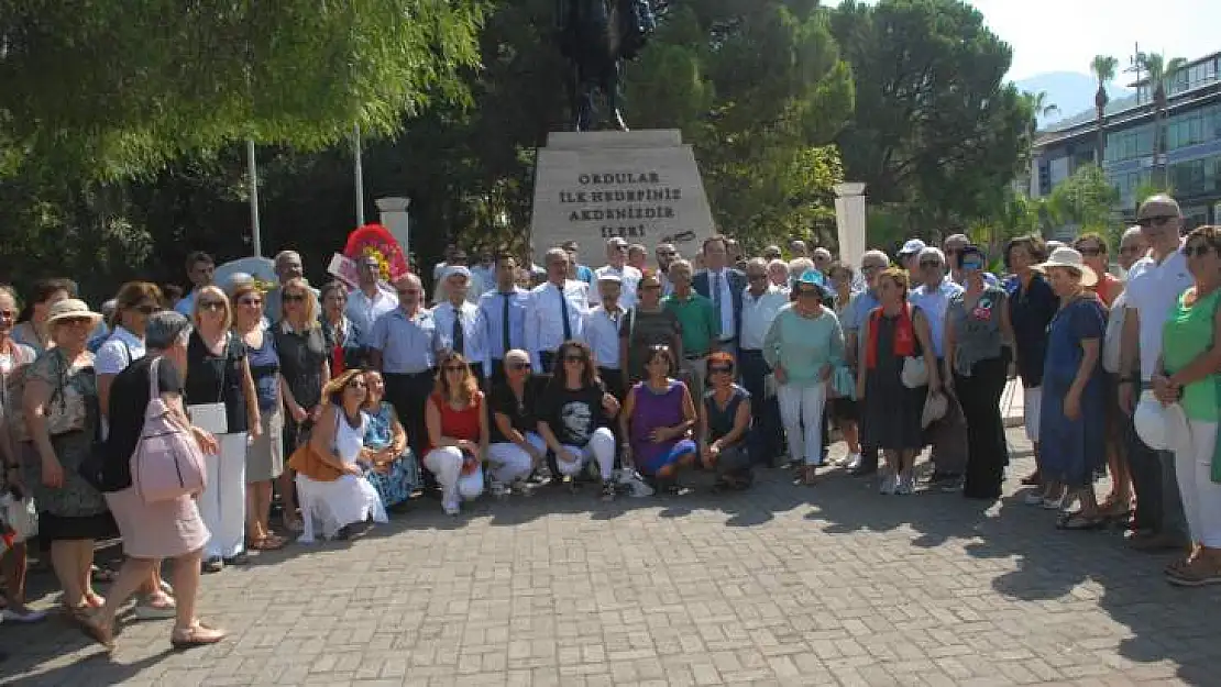 CHP VE STK'LARIN ZAFER BAYRAMI COŞKUSU