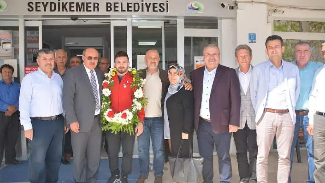 AVRUPA ŞAMPİYONU ATLI SEYDİKEMER'DE COŞKU İLE KARŞILANDI