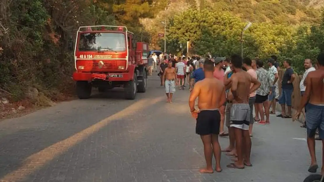 ÖLÜDENİZ'DE YANGIN